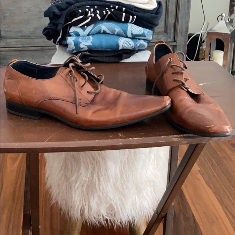Men’s dress shoes